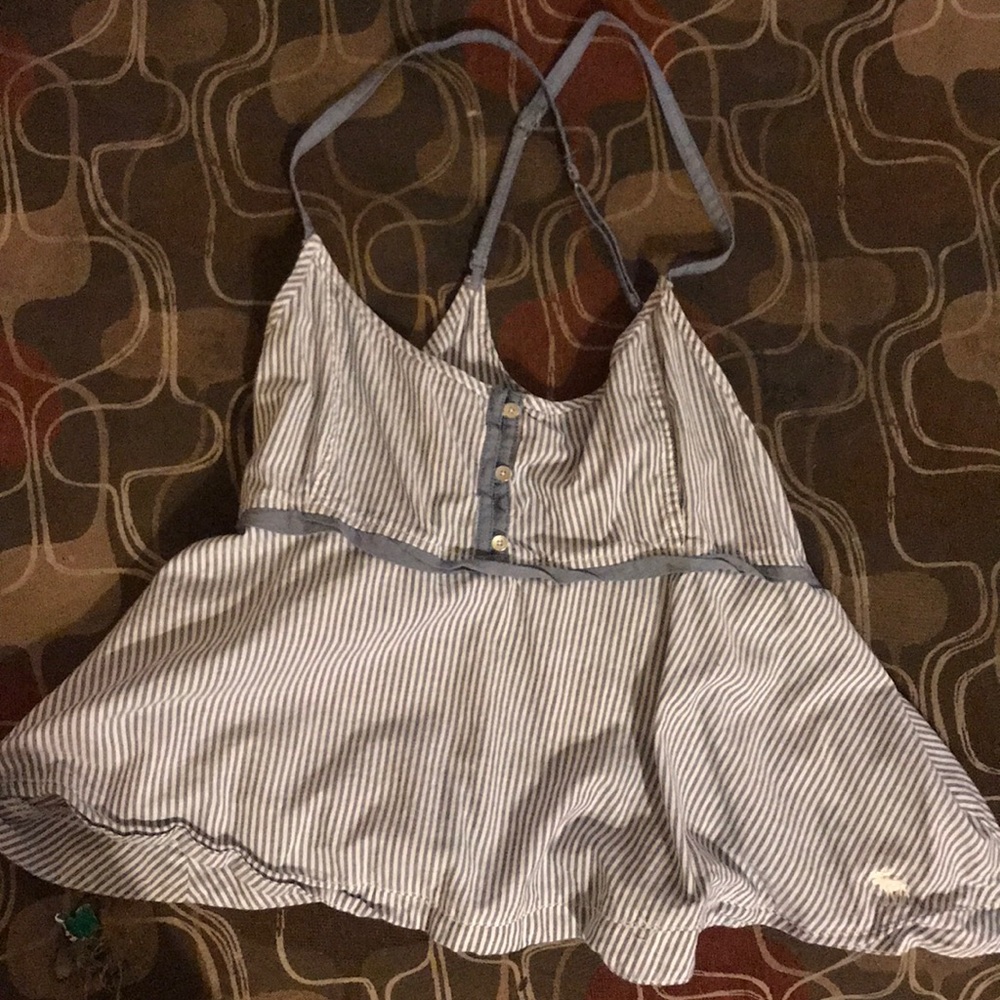 Crisscross spaghetti strap crop top